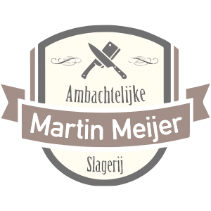 Logo van Slagerij Martin Meijer: traditioneel badge-ontwerp met gekruist slagersmes en hakmes, sierlijke details en lint met de tekst “Martin Meijer” en “Ambachtelijke Slagerij”